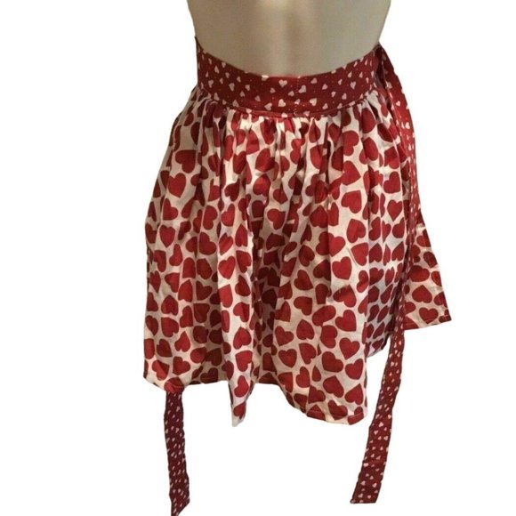 Girls Apron Red White Hearts Homemade Sz Medium M - Picture 2 of 2